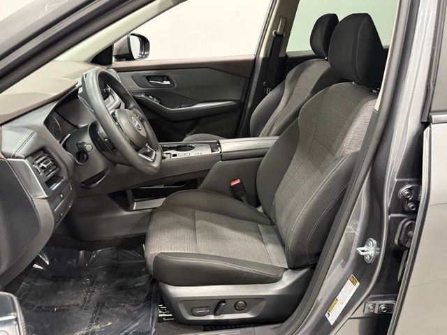 2023 Nissan Rogue SV photo 9