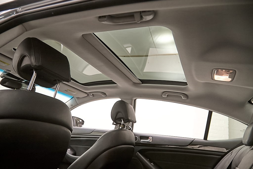 2015 KIA CADENZA - Image 30