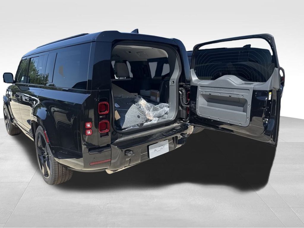 2025 Land Rover Defender 130 X-Dynamic SE photo 20