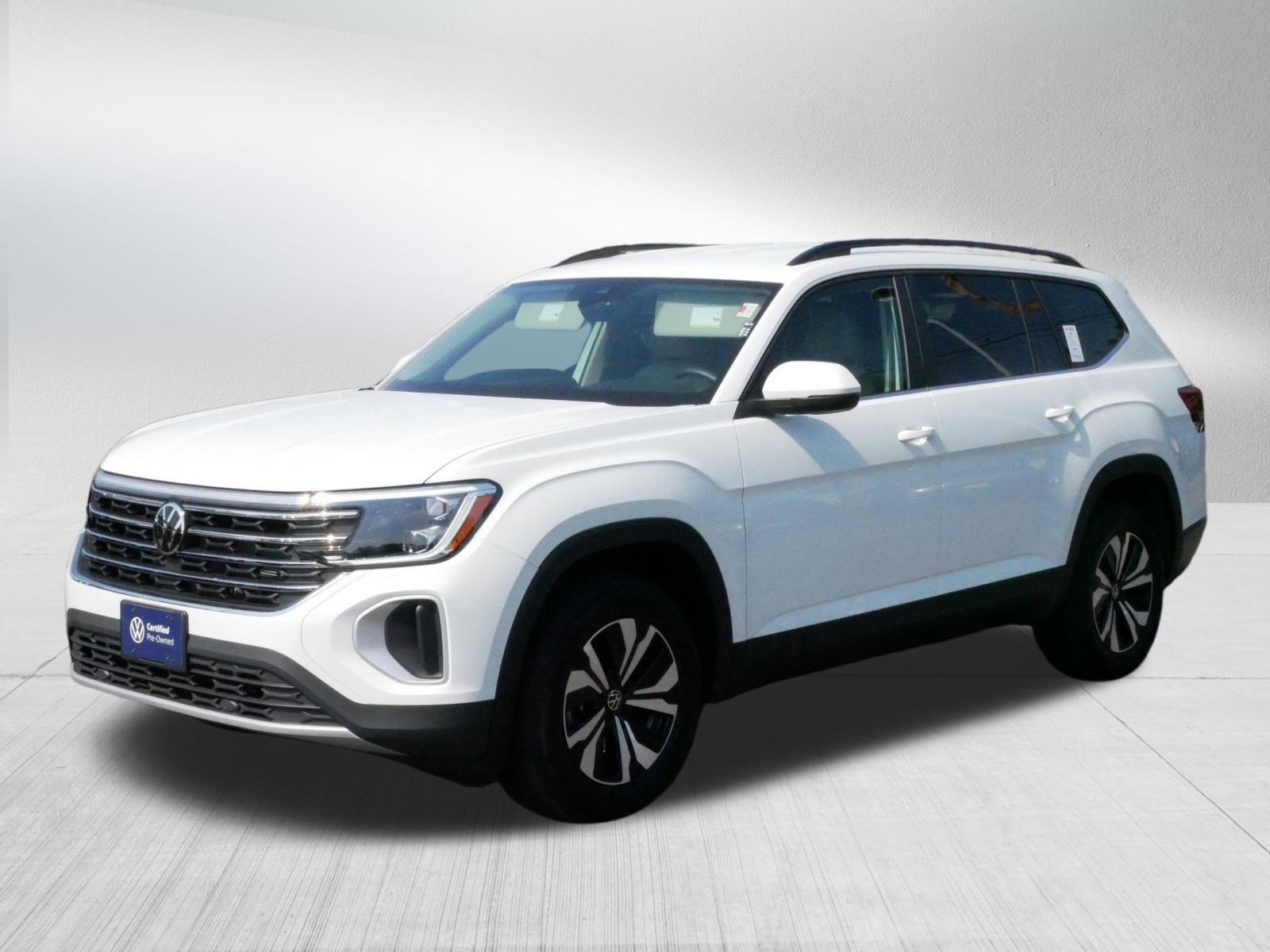 2024 Volkswagen Atlas SE photo 3