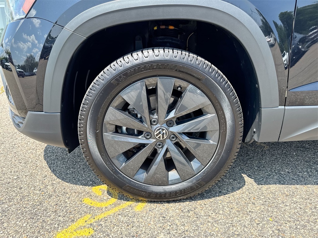 2022 Volkswagen Taos S photo 10