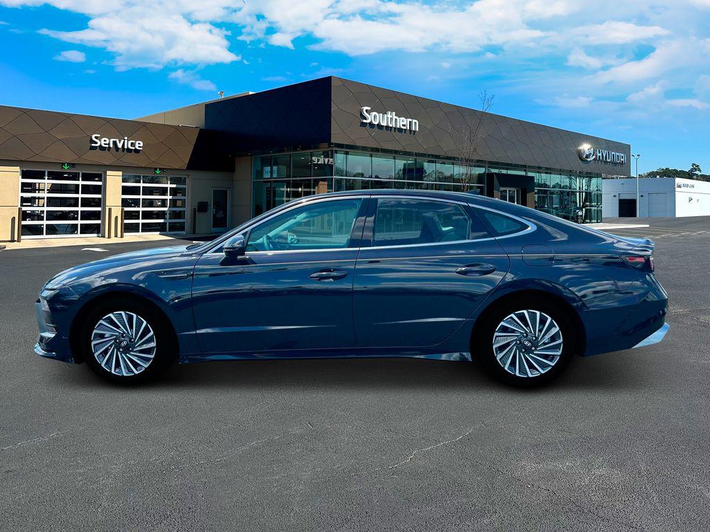 2025 Hyundai Sonata Hybrid SEL photo 3