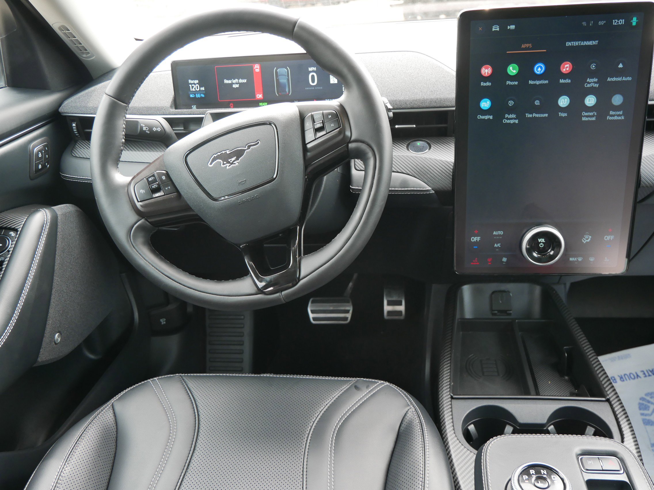 2021 Ford Mustang Mach-E Premium photo 13