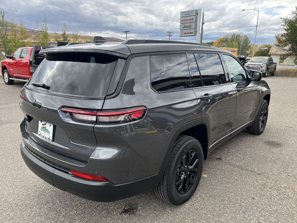 2025 Jeep Grand Cherokee Altitude X photo 4