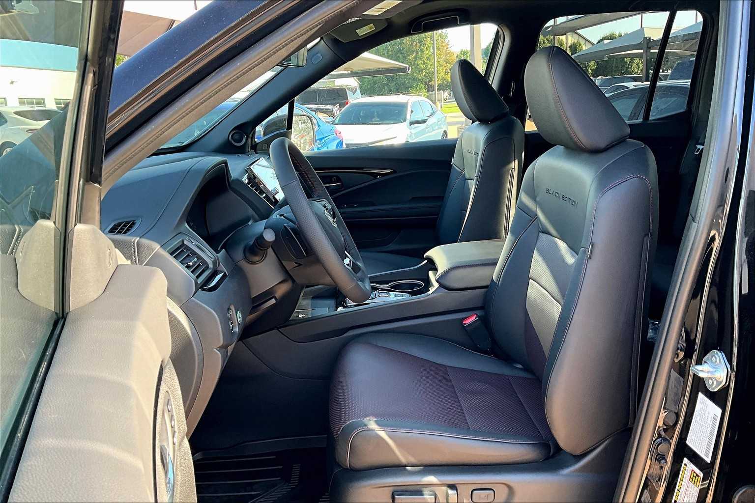 2026 Honda Ridgeline Black Edition photo 10