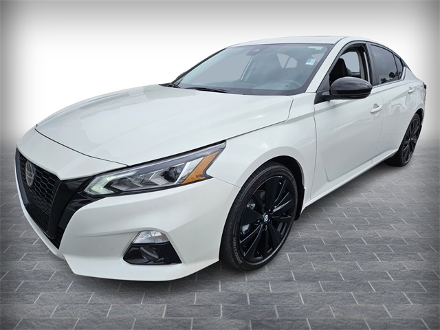 2022 Nissan Altima 2.5 SR photo 3