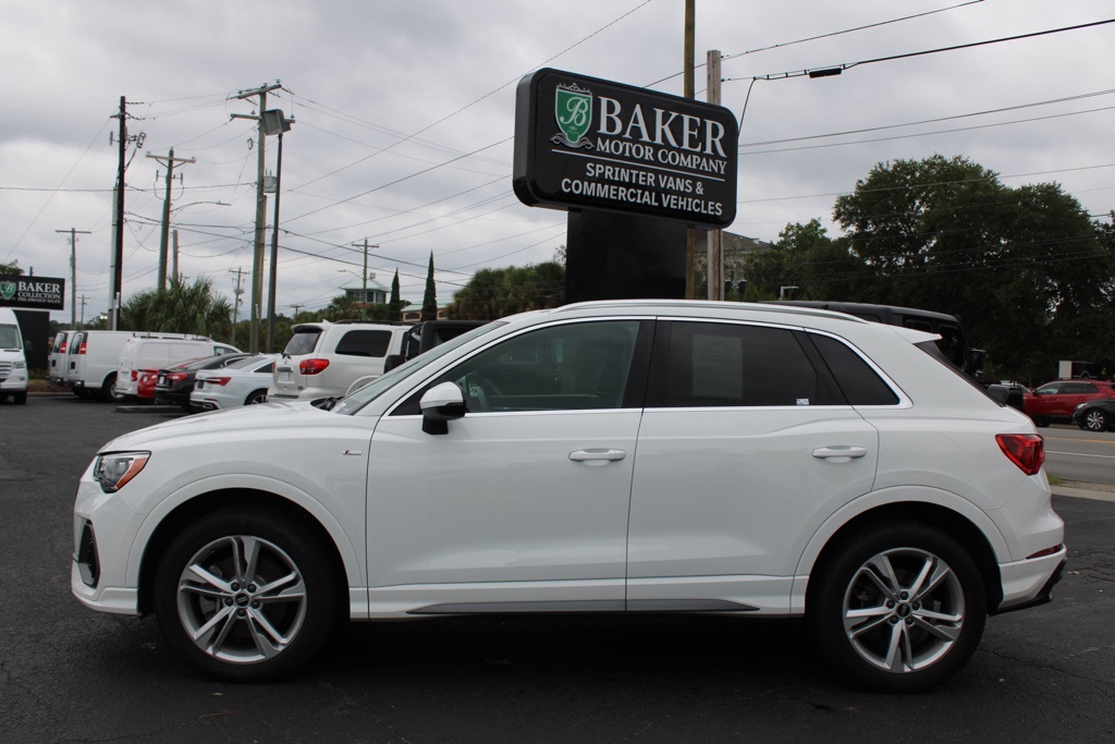 2021 Audi Q3 S line Premium 45 TFSI photo 9