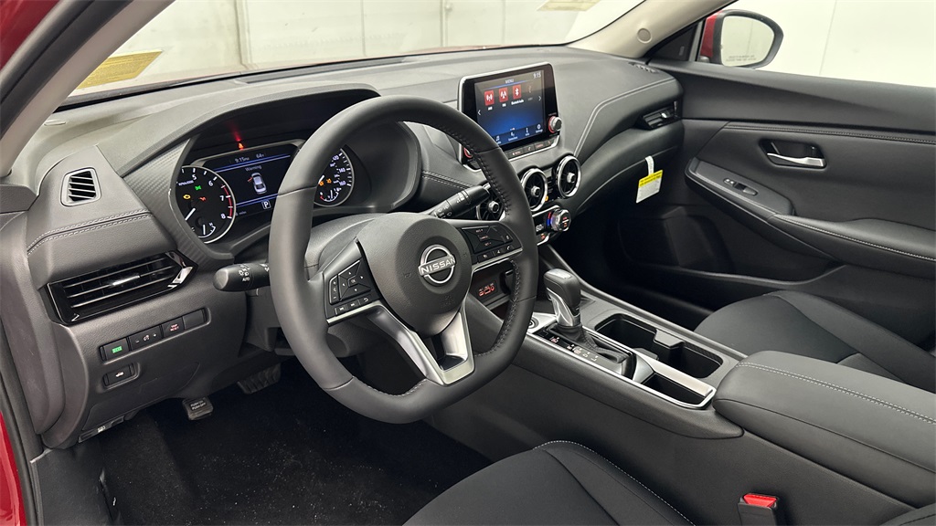 2025 Nissan Sentra SV photo 16