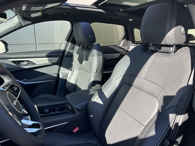 2026 Jaguar F-PACE P250 R-Dynamic S photo 23