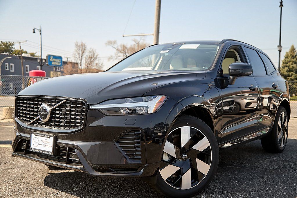 2025 VOLVO XC60 - Image 1