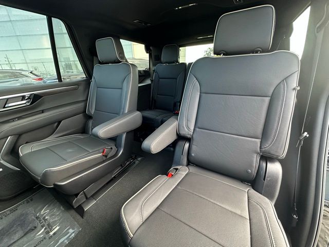 2025 Chevrolet Tahoe Premier photo 35