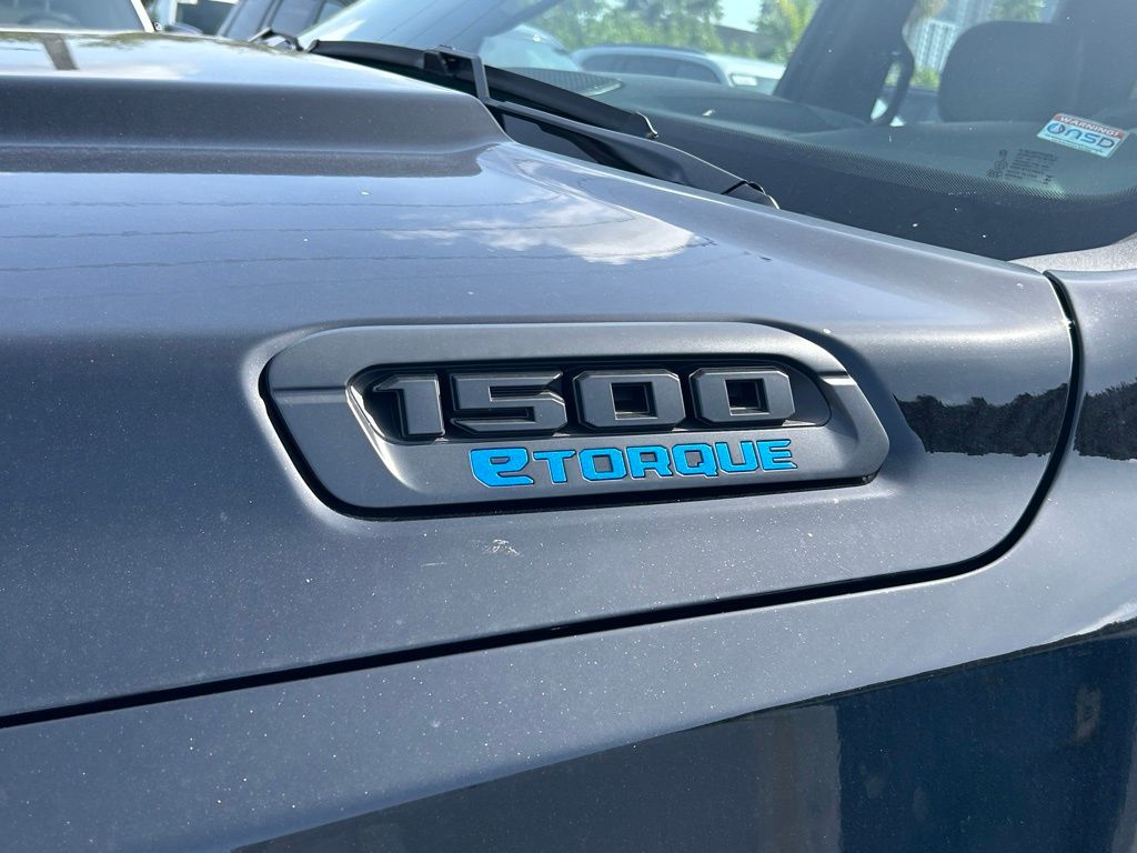 2025 Ram 1500 Tradesman photo 16