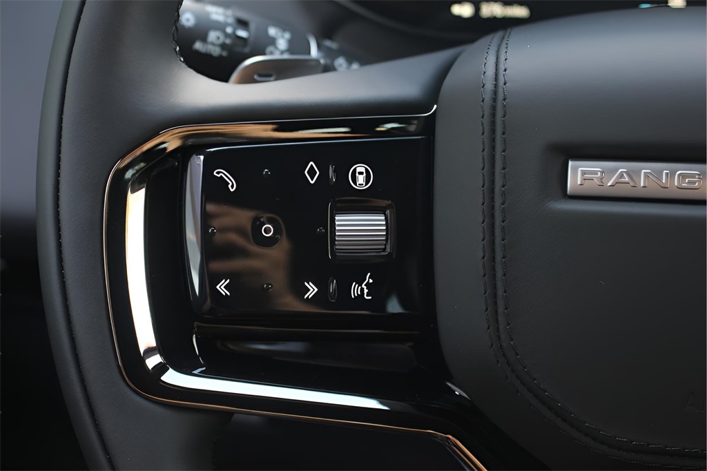 2025 Land Rover Range Rover Sport SE photo 18