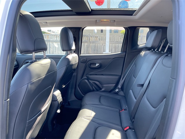 2022 Jeep Renegade Limited photo 2