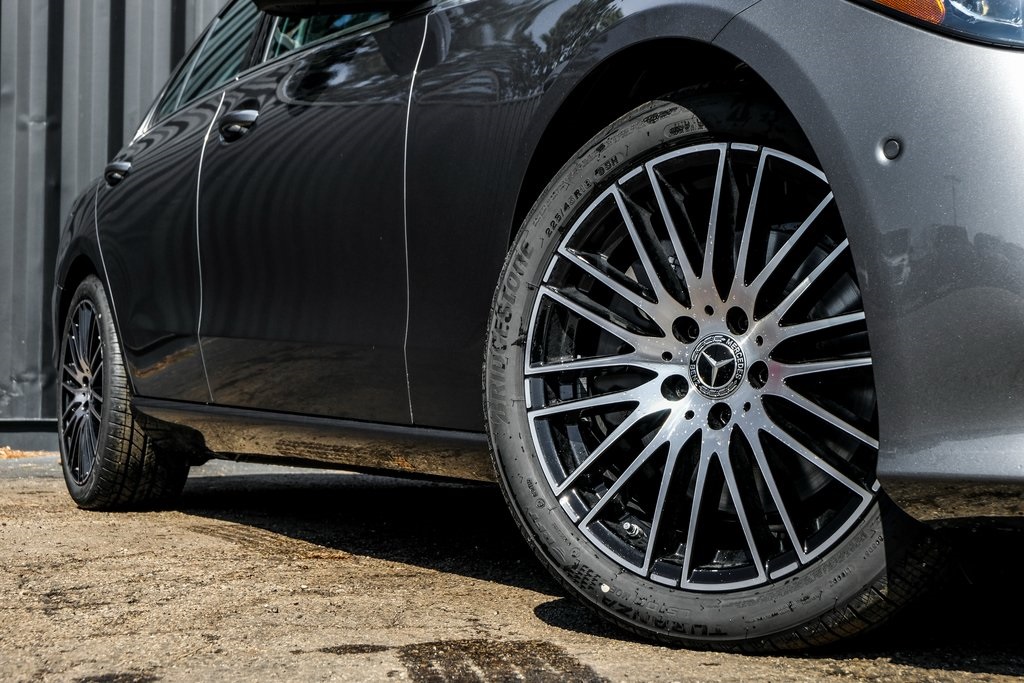 2025 Mercedes Benz C 300 4MATIC photo 8