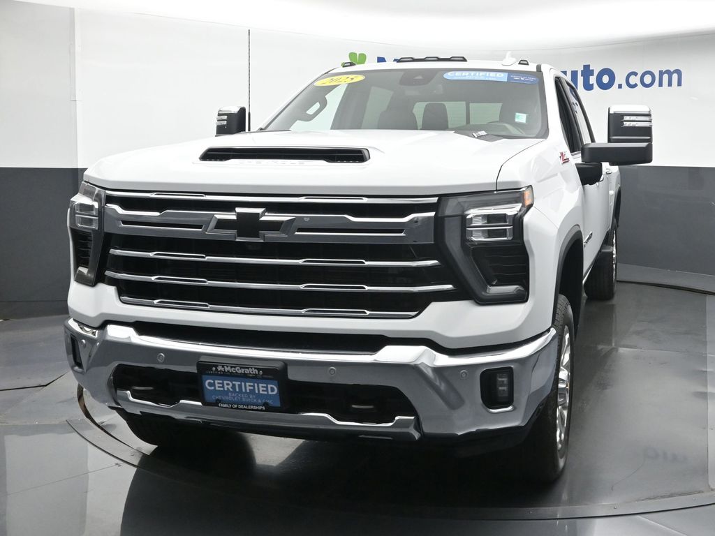 2025 Chevrolet Silverado 2500HD LTZ photo 4
