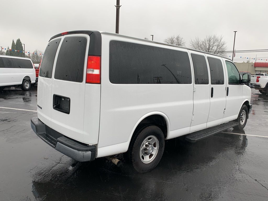 2020 Chevrolet Express 3500 LT Passenger Van photo 3