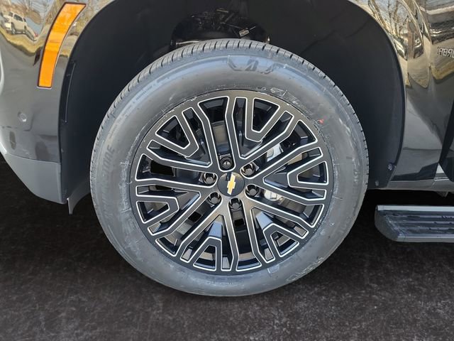 2025 Chevrolet Suburban Premier photo 25