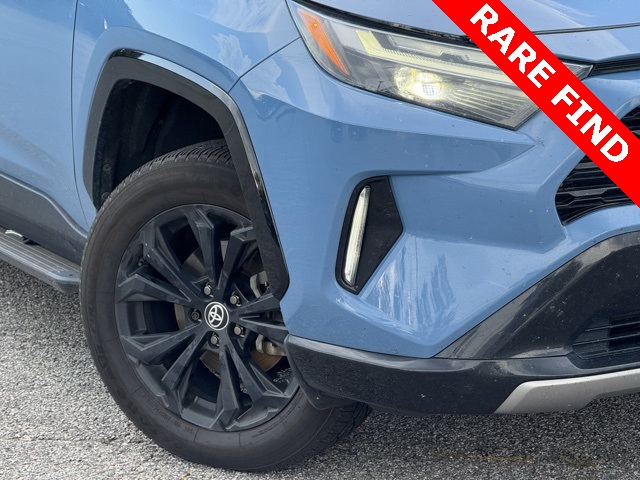 2022 Toyota RAV4 Hybrid XSE photo 5