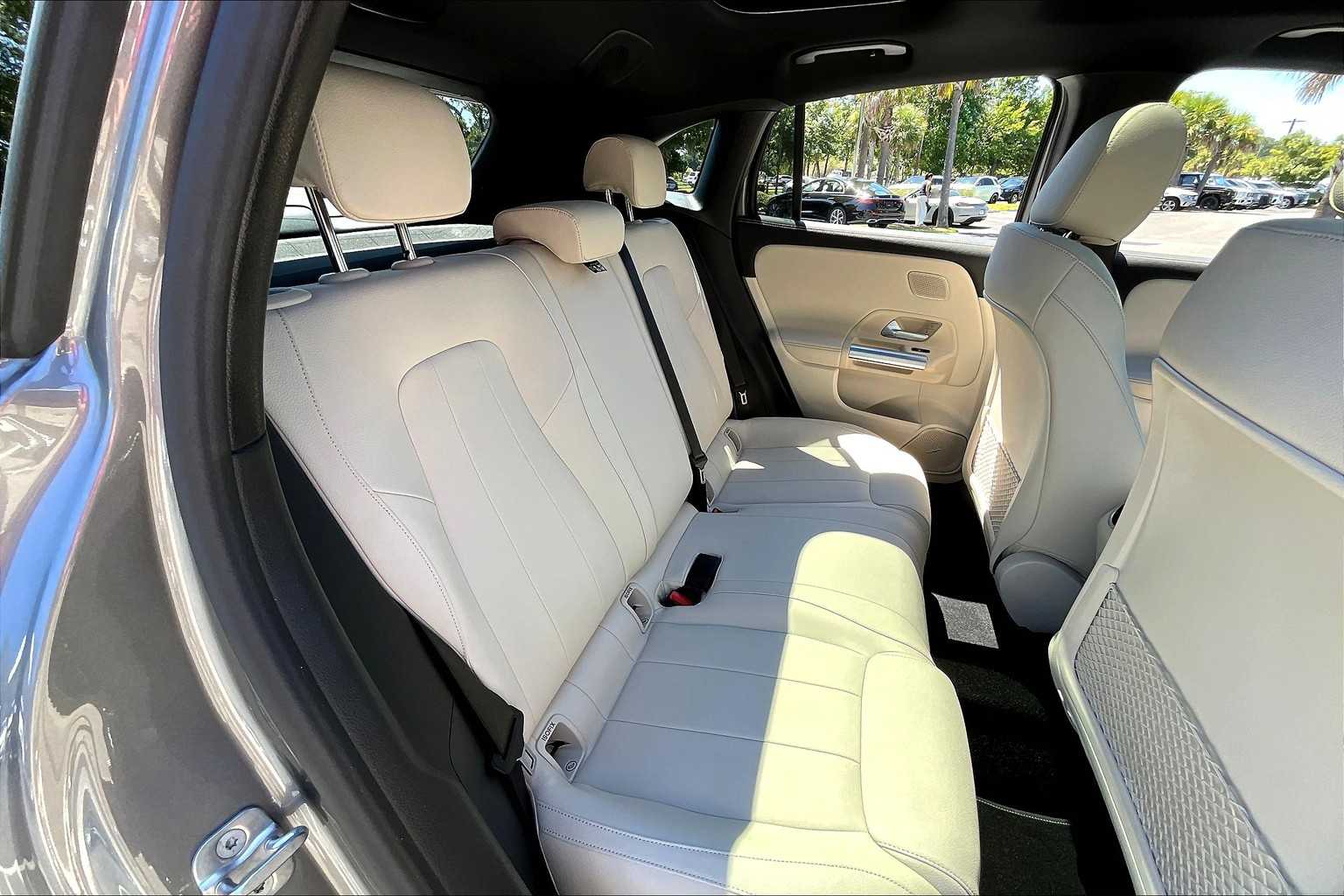 2025 Mercedes Benz GLA 250 photo 18