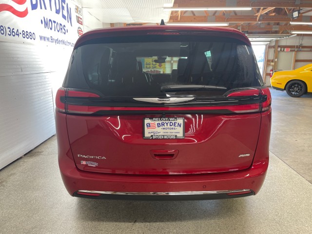 2026 Chrysler Pacifica photo 4