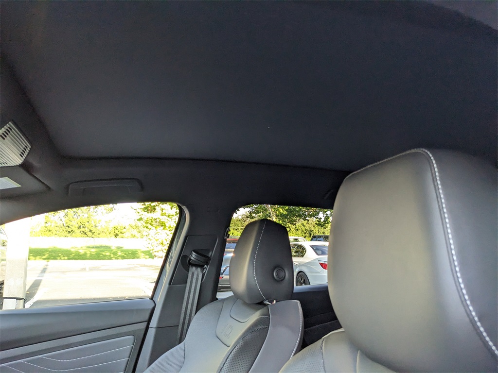 2025 Volkswagen ID.4 Pro Plus photo 19