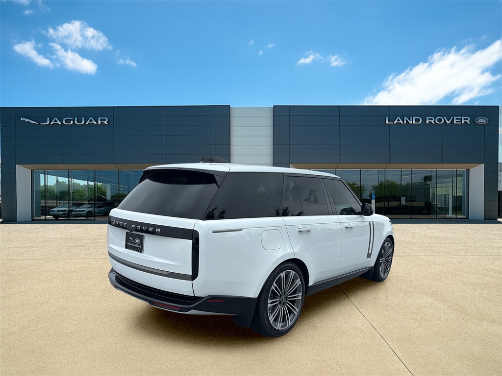 2025 Land Rover Range Rover SE photo 3