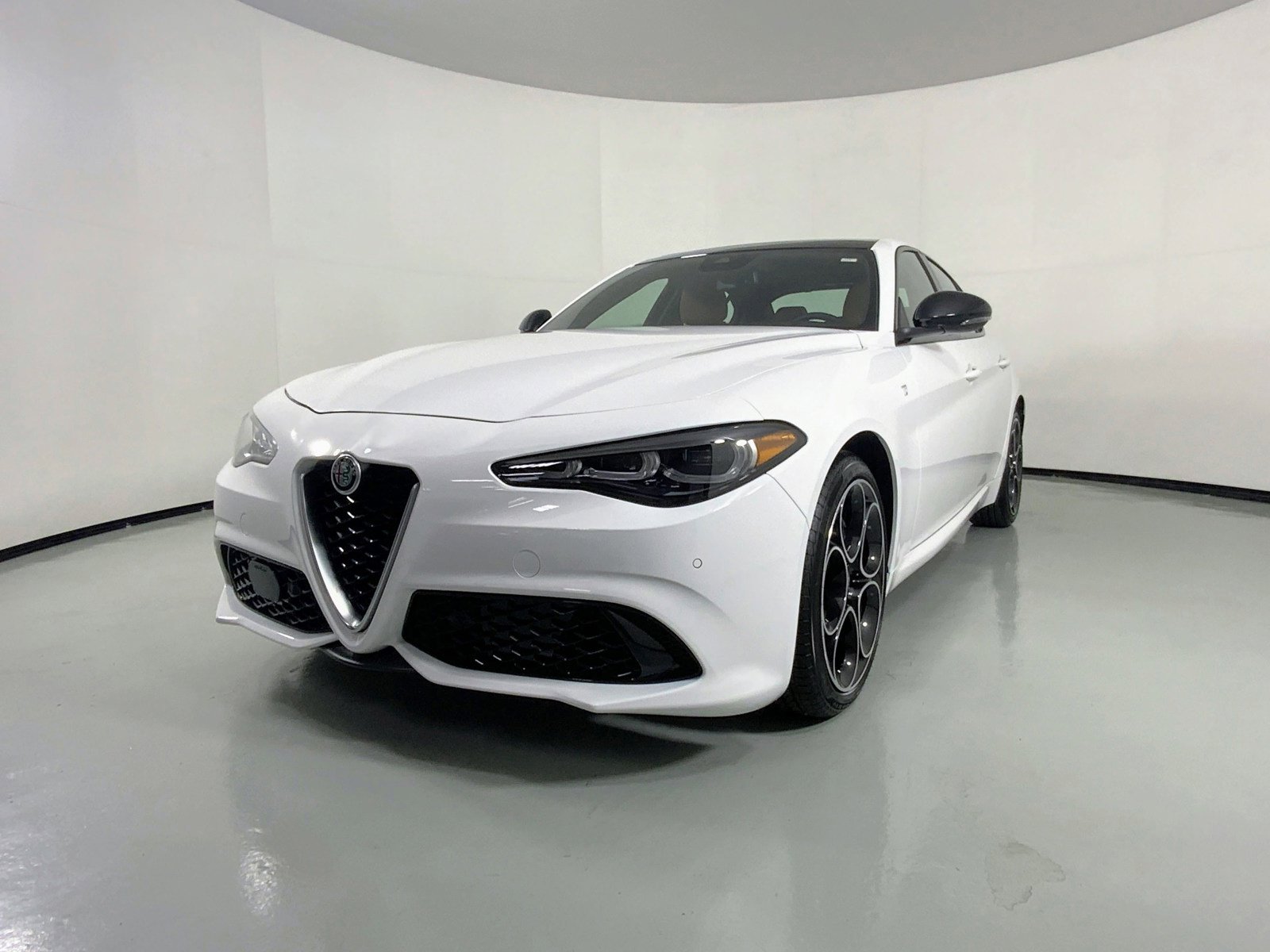 2024 Alfa Romeo Giulia Ti photo 4