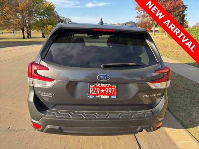 2020 Subaru Forester Premium photo 4