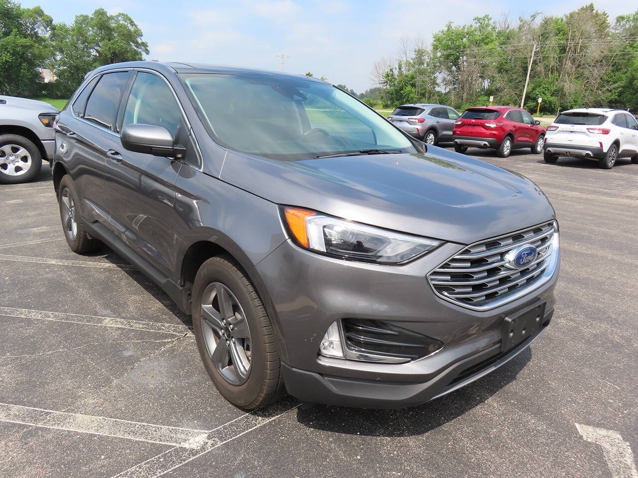 2022 Ford Edge SEL photo 3