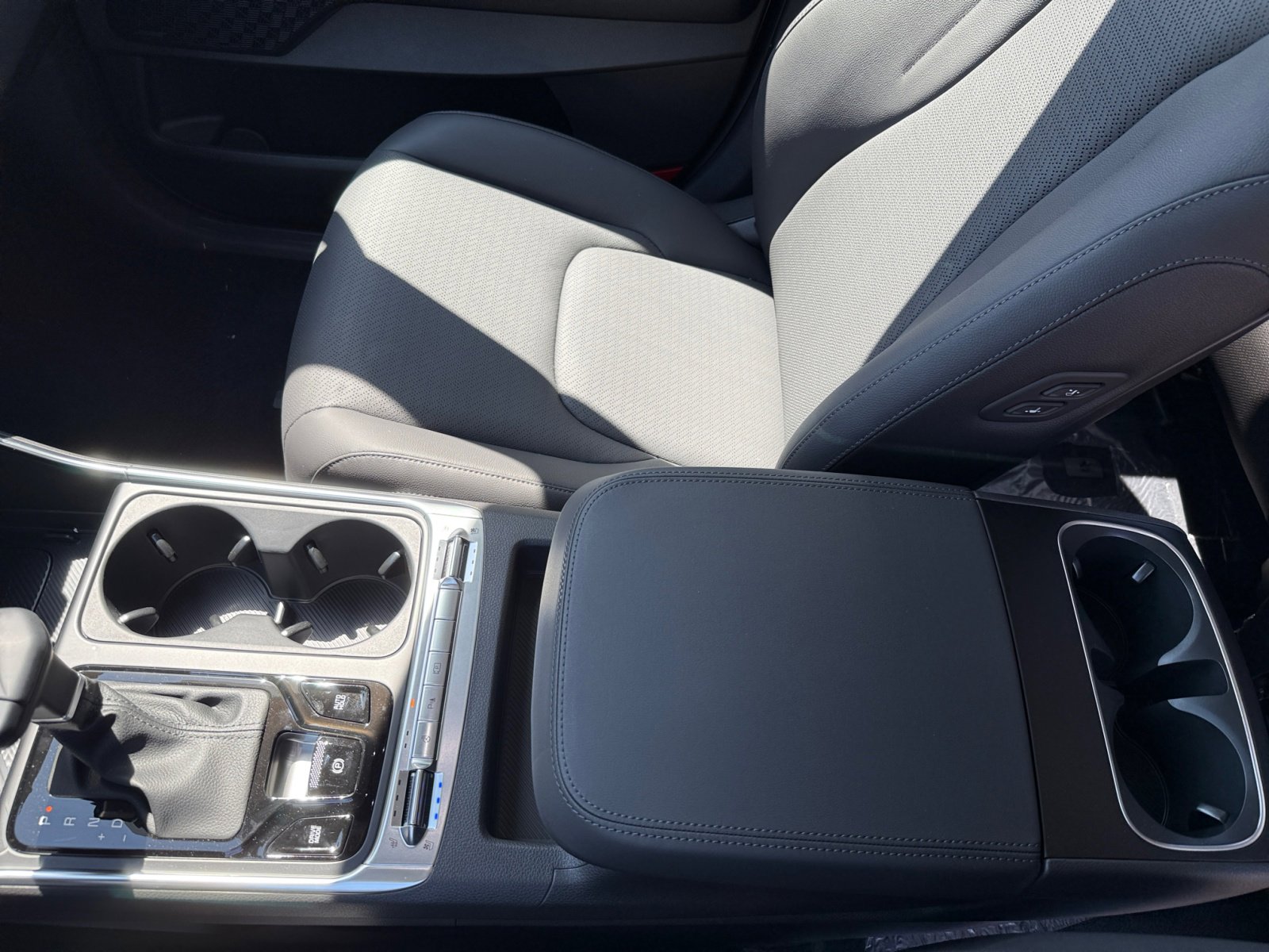 2025 Kia Carnival SX Prestige photo 12