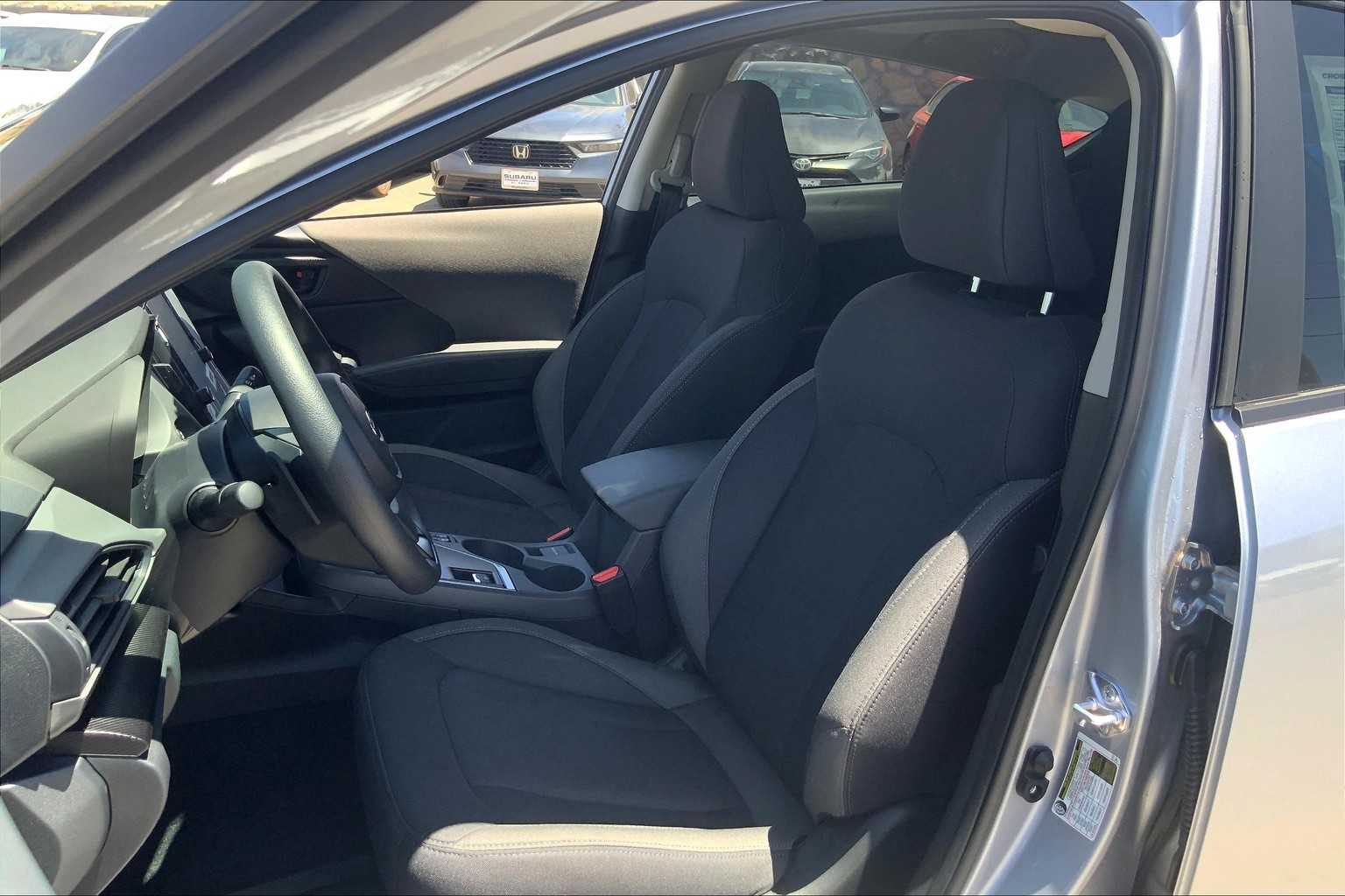 2025 Subaru Crosstrek Premium photo 8