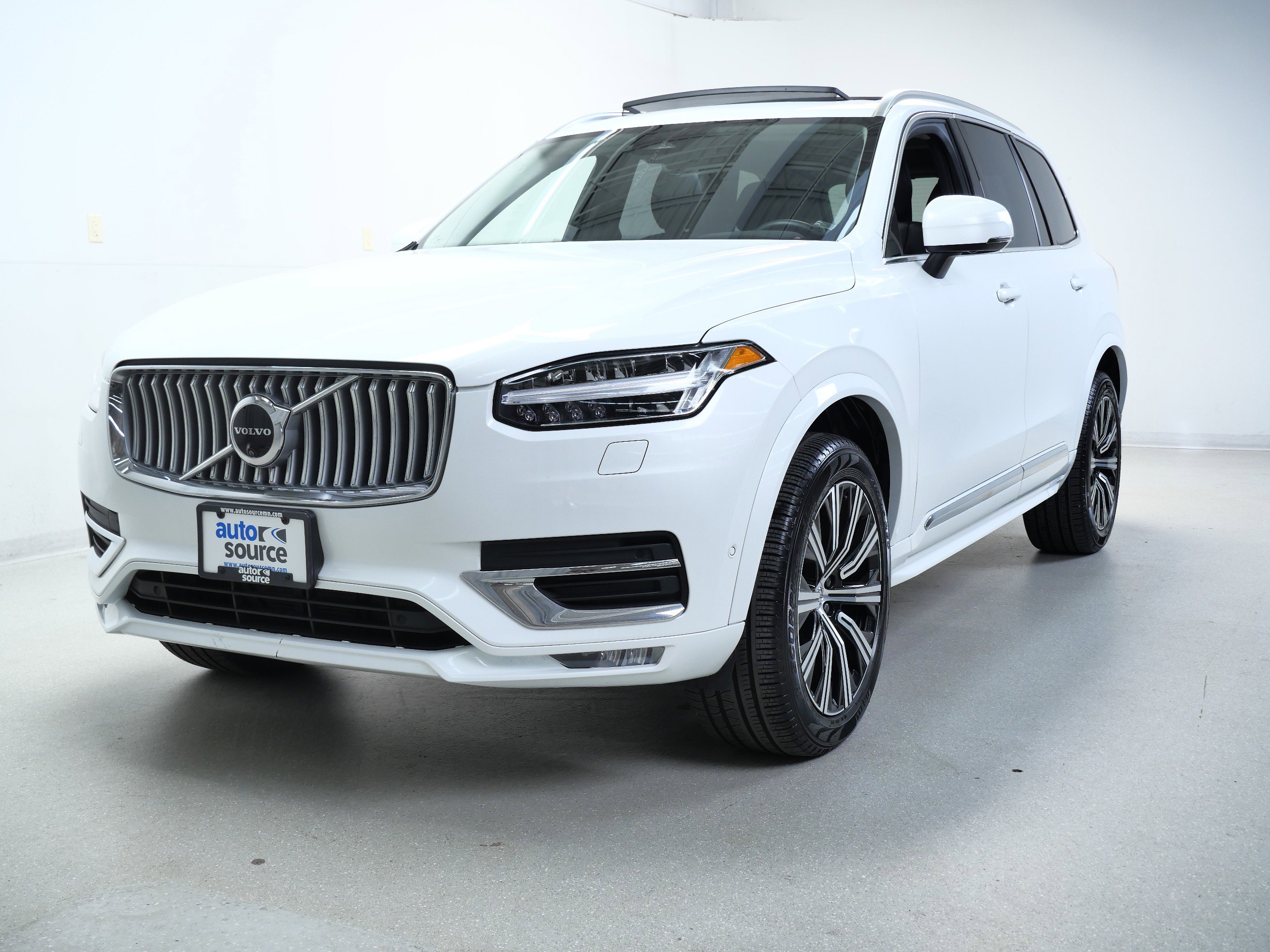 2025 Volvo XC90 Plus photo 11