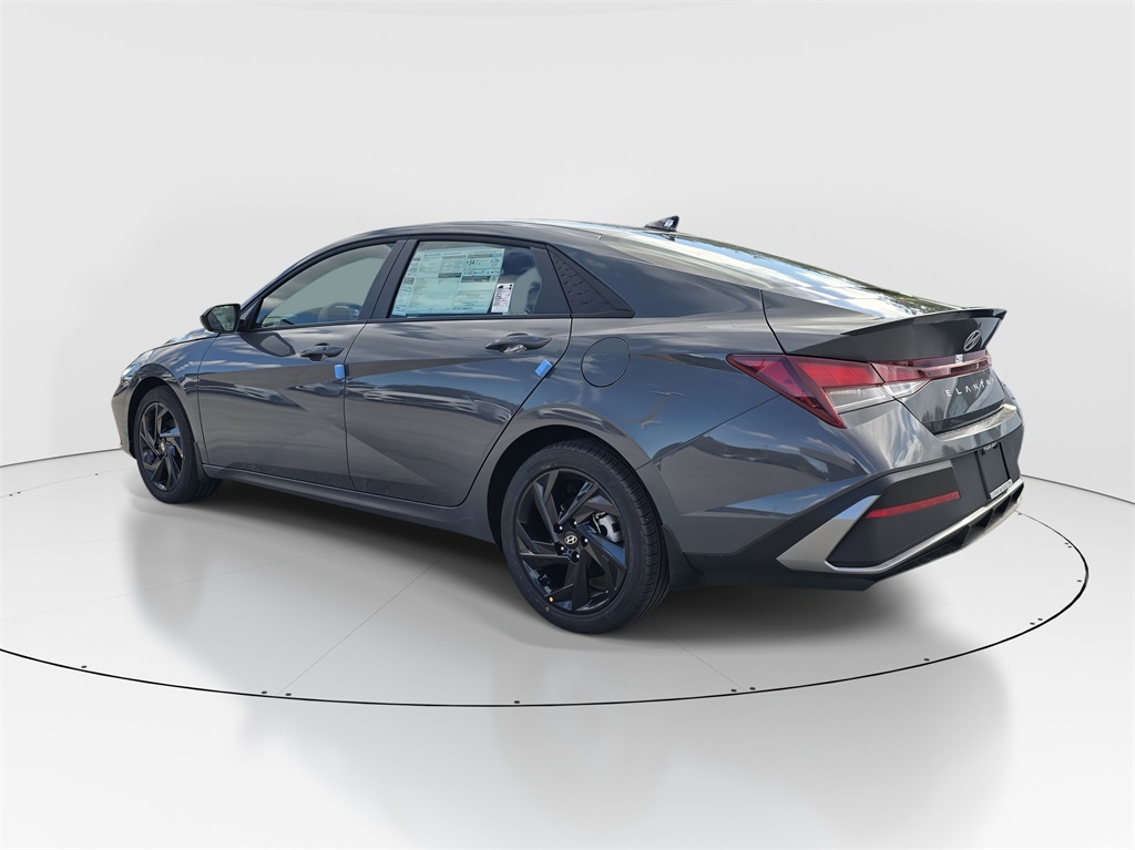 2026 Hyundai Elantra SEL Sport photo 4