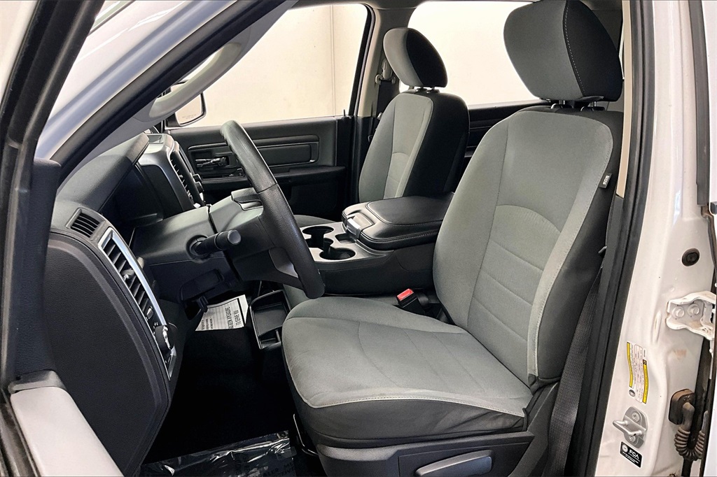 2022 Ram 1500 Classic SLT photo 18