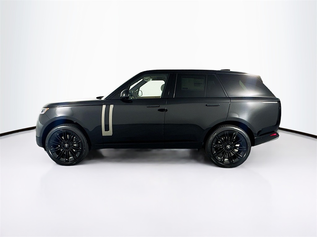 2025 Land Rover Range Rover SE photo 4