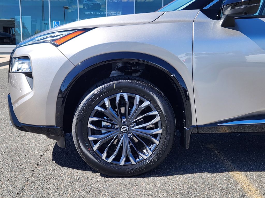 2026 Nissan Rogue Platinum photo 8