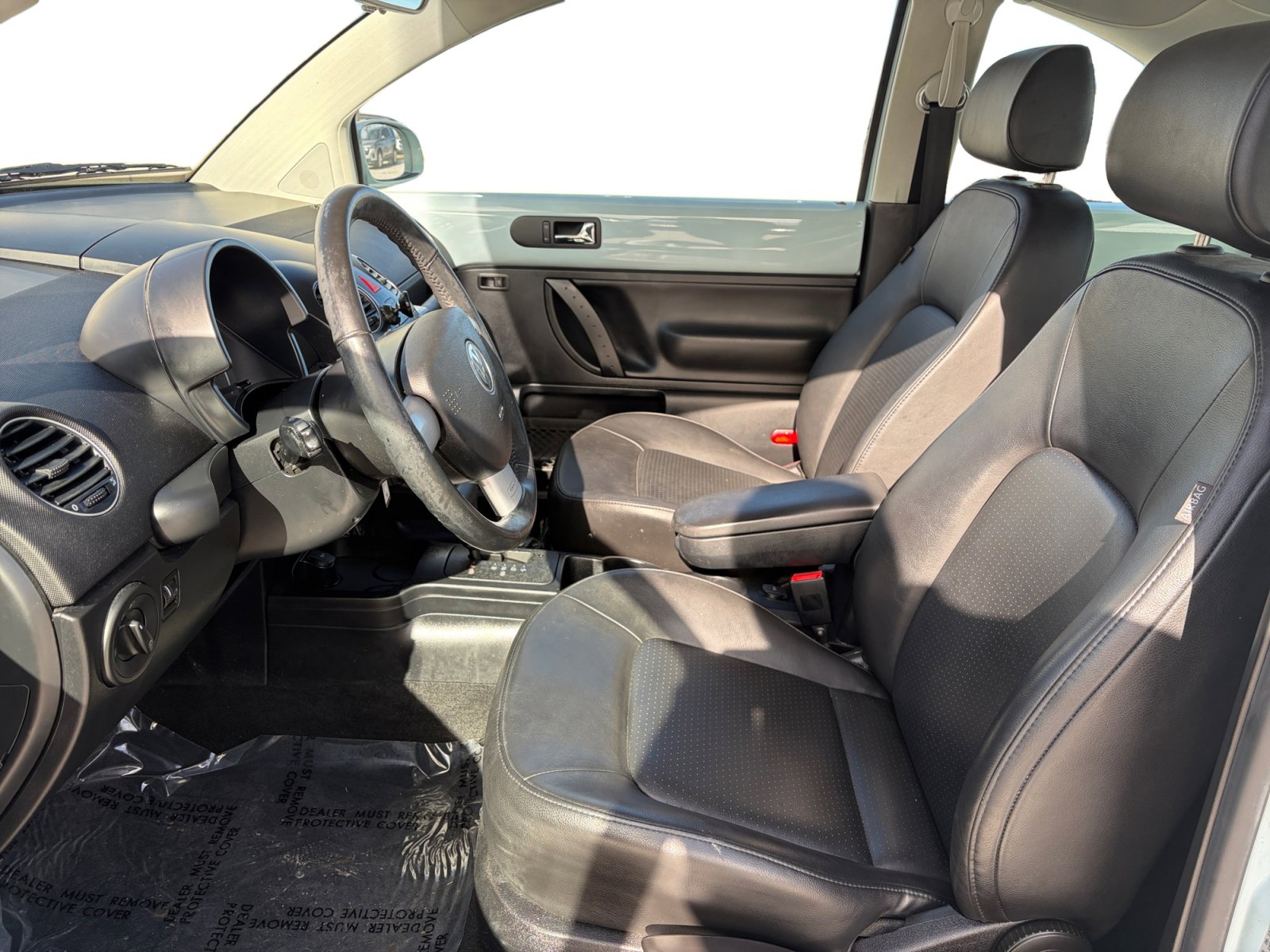 2010 Volkswagen Beetle Final Edition photo 2