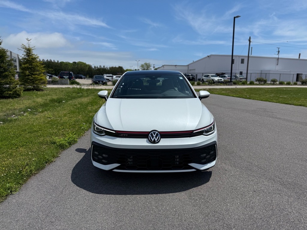 2025 Volkswagen Golf GTI SE photo 2