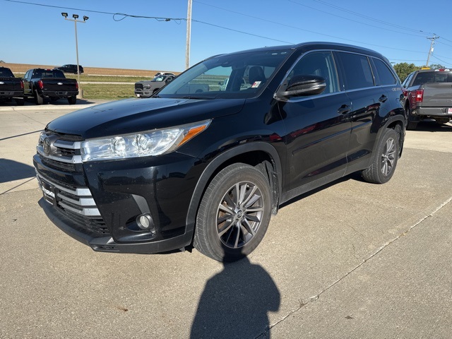 2019 Toyota Highlander SE XLE photo 2