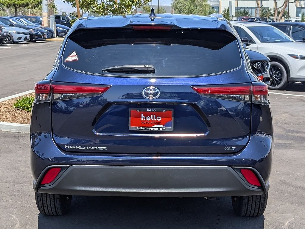 2022 Toyota Highlander XLE photo 6