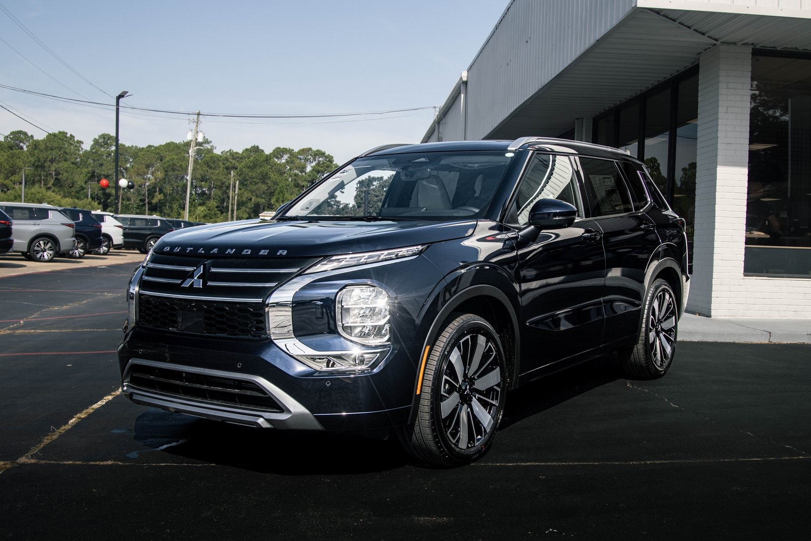 2025 Mitsubishi Outlander SEL's photo