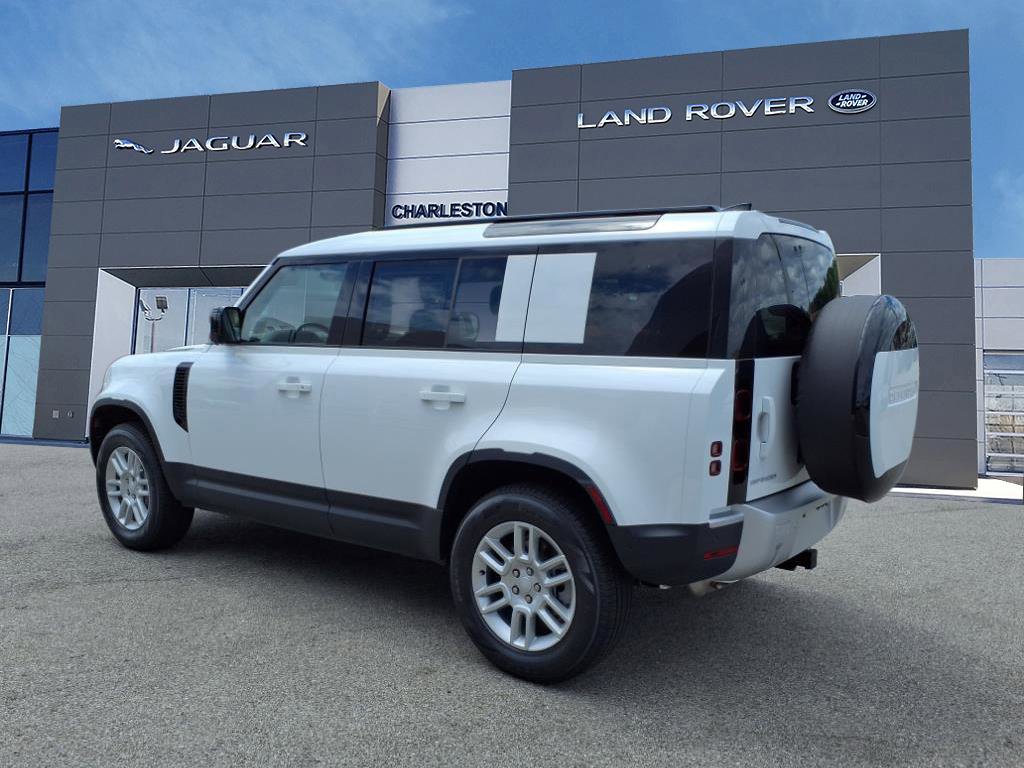 2025 Land Rover Defender 110 S photo 3