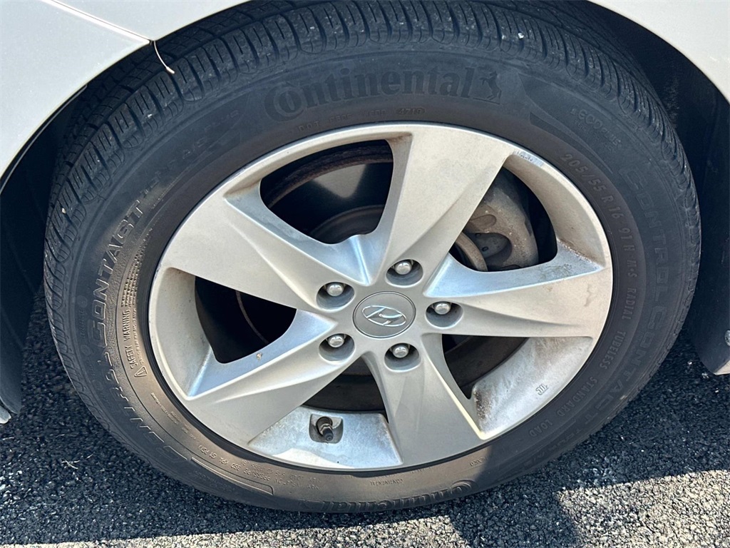 2011 Hyundai Elantra GLS photo 3