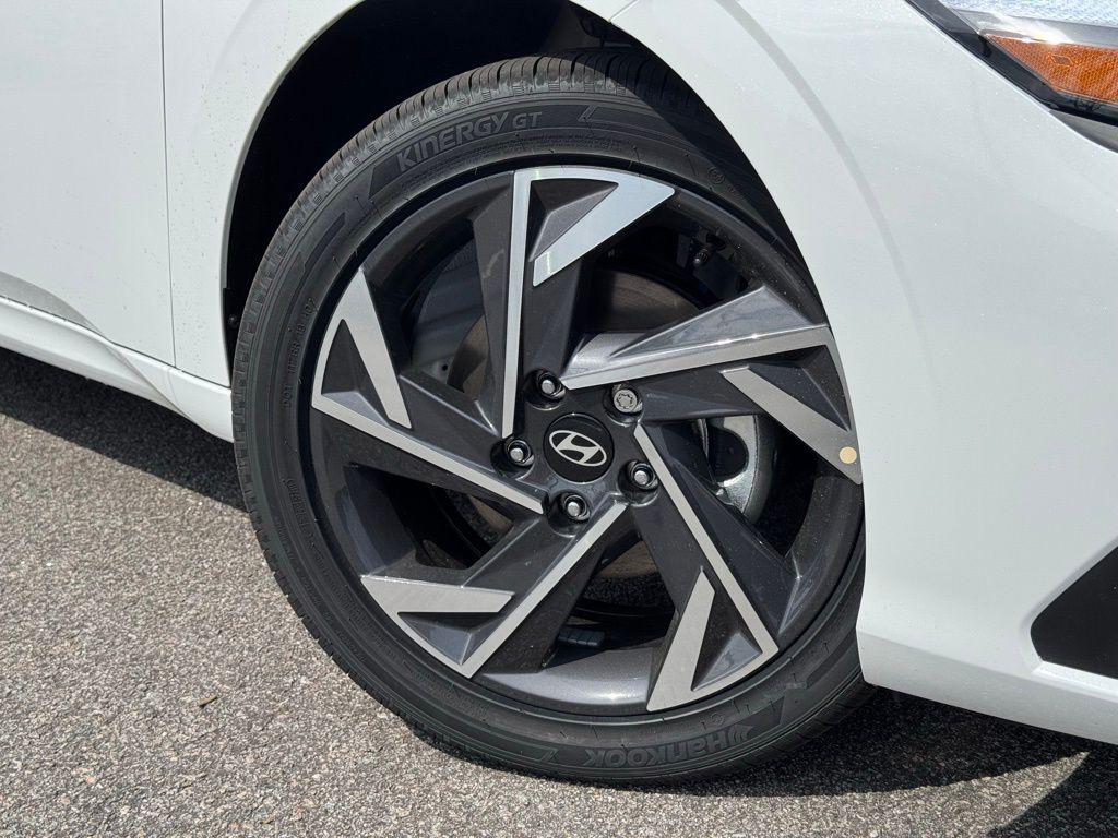2025 Hyundai Elantra Hybrid SEL Sport photo 4