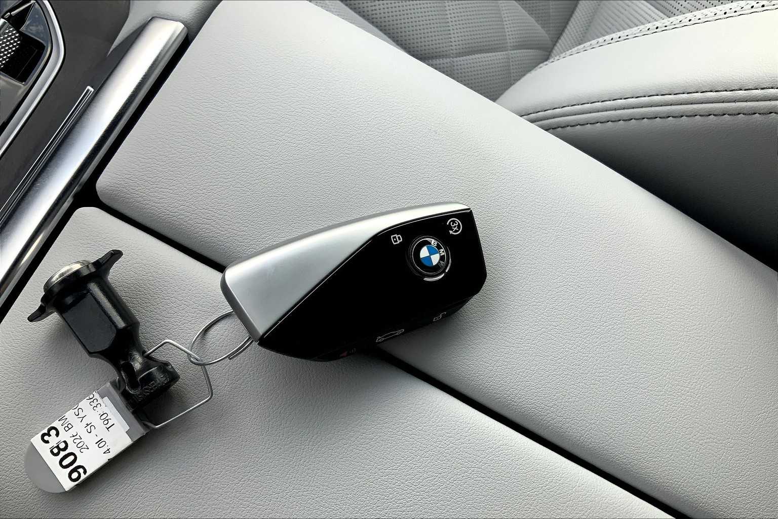 New 2026 Skyscraper Grey Metallic BMW xDrive40i image 19