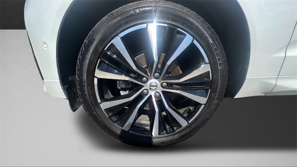 2024 Volvo XC60 B5 Plus photo 20