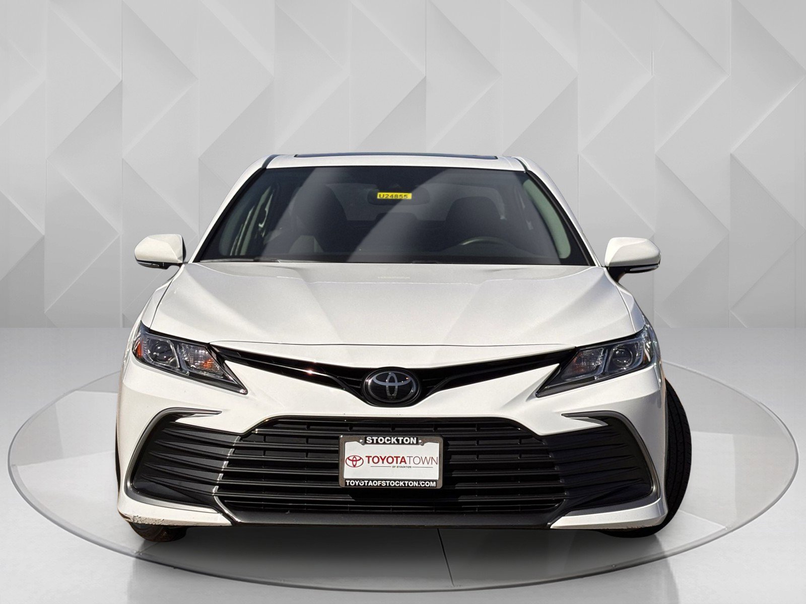 2023 Toyota Camry LE photo 4