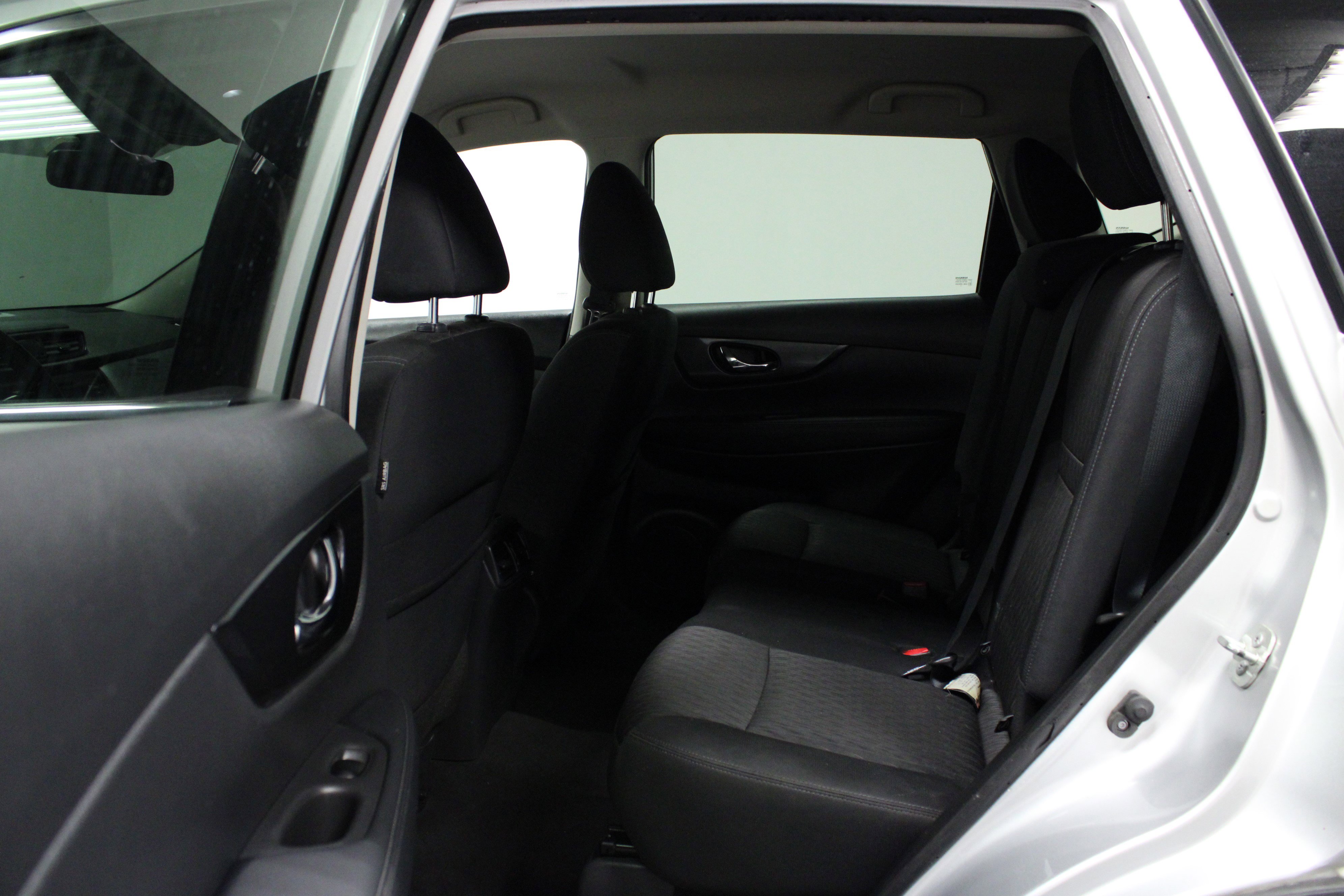 2020 Nissan Rogue SV photo 11