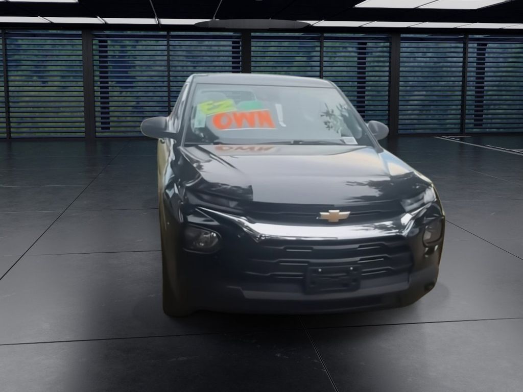 2023 Chevrolet Trailblazer LS photo 3